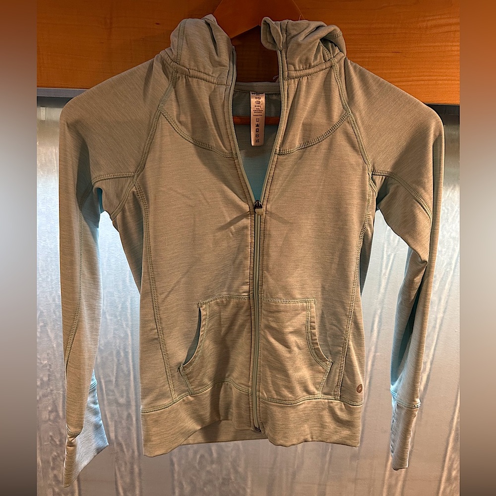 90 Degree zip up
